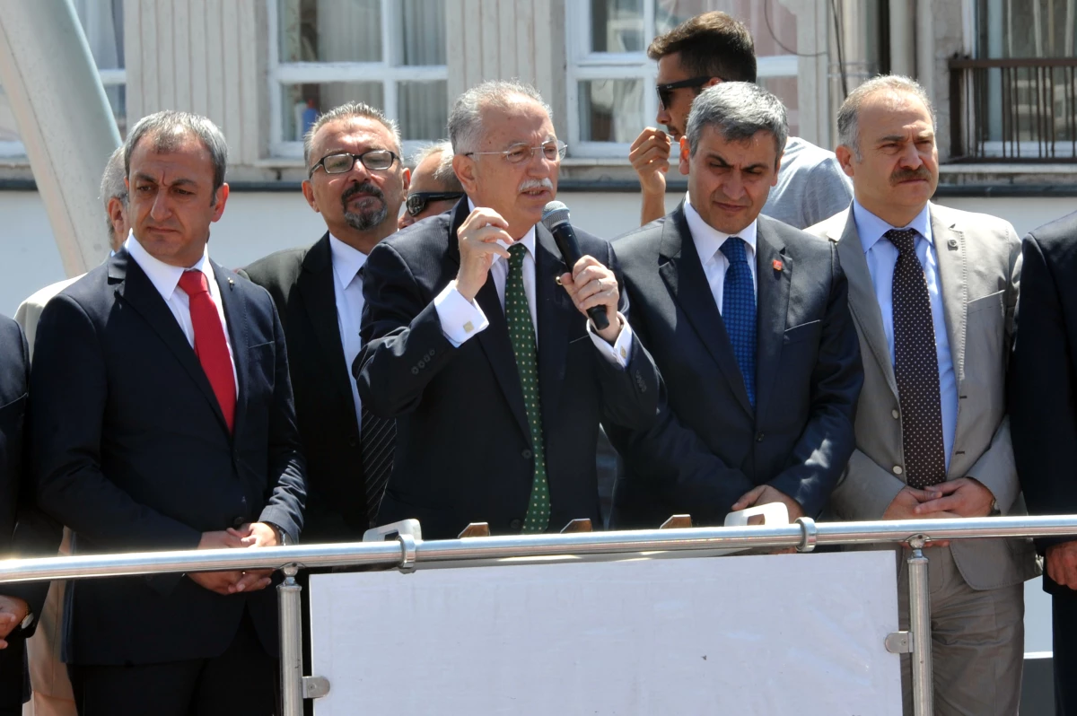 Cumhurbaşkanı Adayı İhsanoğlu Ankara\'da Açıklaması