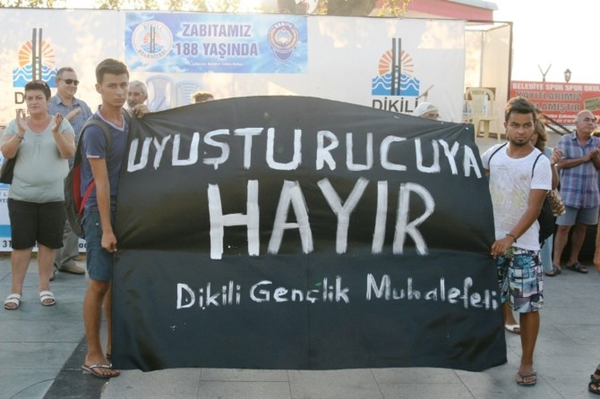 İzmir Dikili\'den Bonzai Ölümlerine Tepki