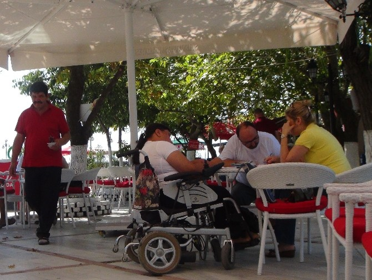 Engelliler, Engelli Çay Bahçesinde Bir Araya Geliyor