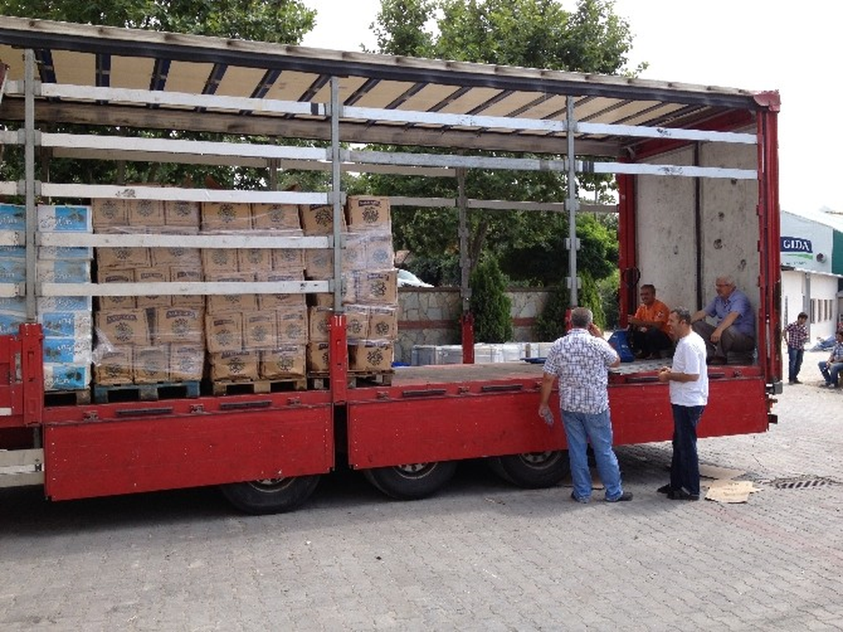 İnsani Yardım Taşıyan 13 Tır Tuzla\'dan Yola Çıktı