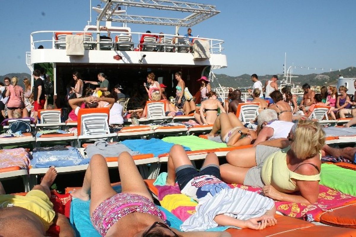 Marmaris\'te Tekne Turları İlgi Görüyor