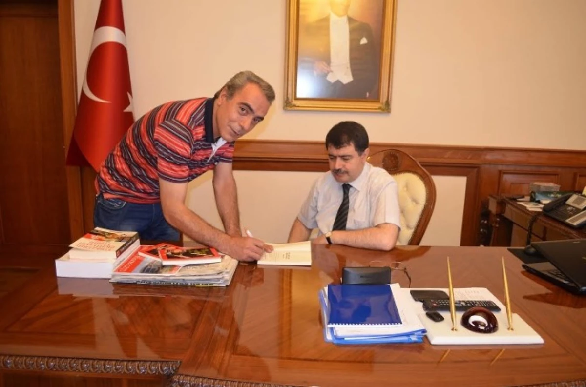 Meza Başkanı Şair Mehmet Zafer\'den Vali Vasip Şahin\'e Ziyaret