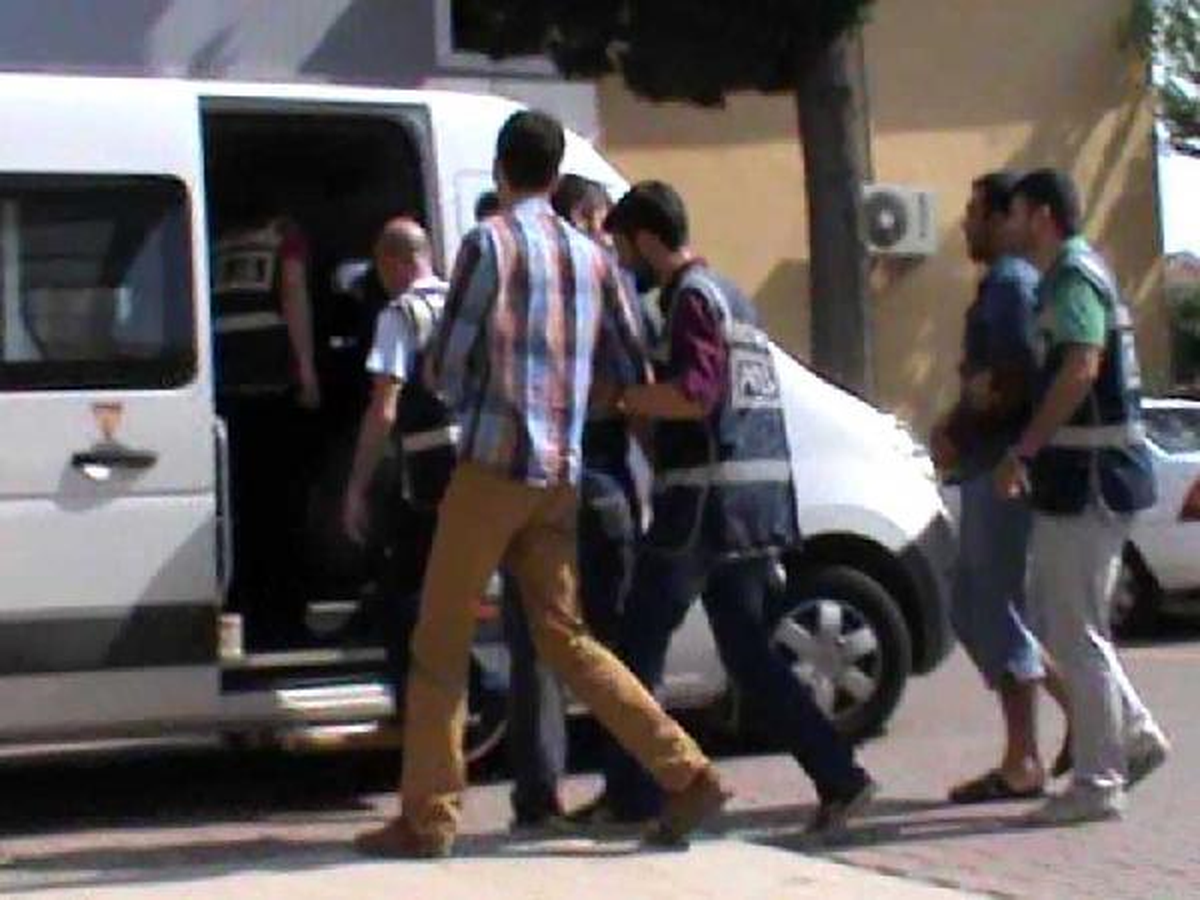 Sakarya\'da 105 Bin Uyuşturucu Hap ve 1 Kilo Bonzai Ele Geçirildi