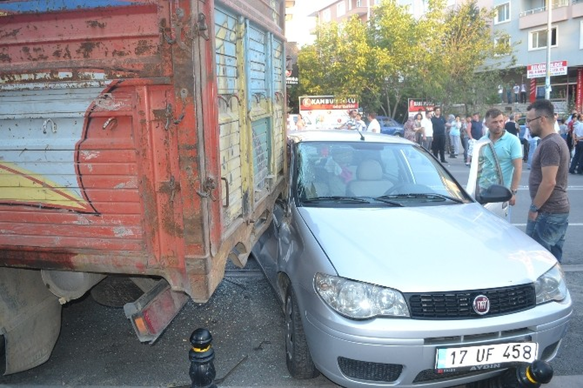 Tekirdağ\'da Trafik Kazası: 4 Yaralı