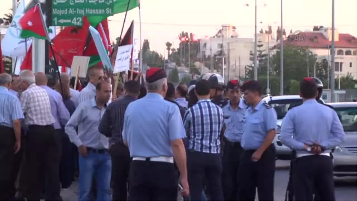 Ürdün\'de ABD Büyükelçiliği Önünde İsrail Protestosu