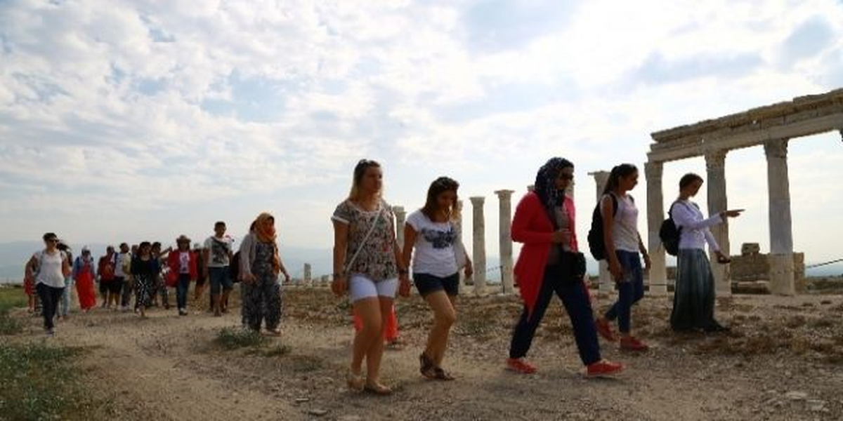 Yabancı Öğrenciler Laodikya\'yı Gezdi