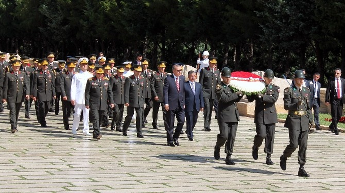Yaş Üyeleri Anıtkabir\'i Ziyaret Etti