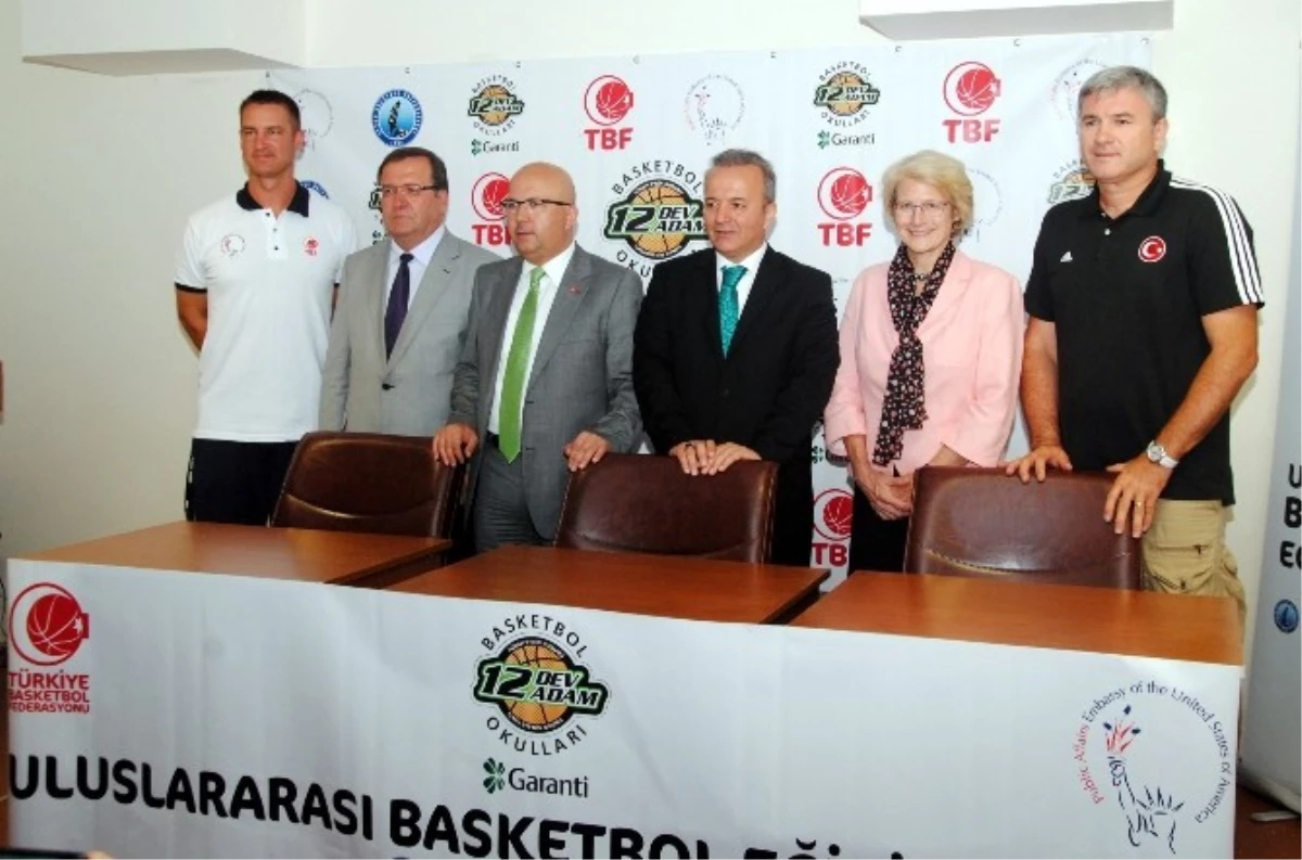 12 Dabo Uluslararası Basketbol Eğitim Kampı Afyonkarahisar\'da Başladı