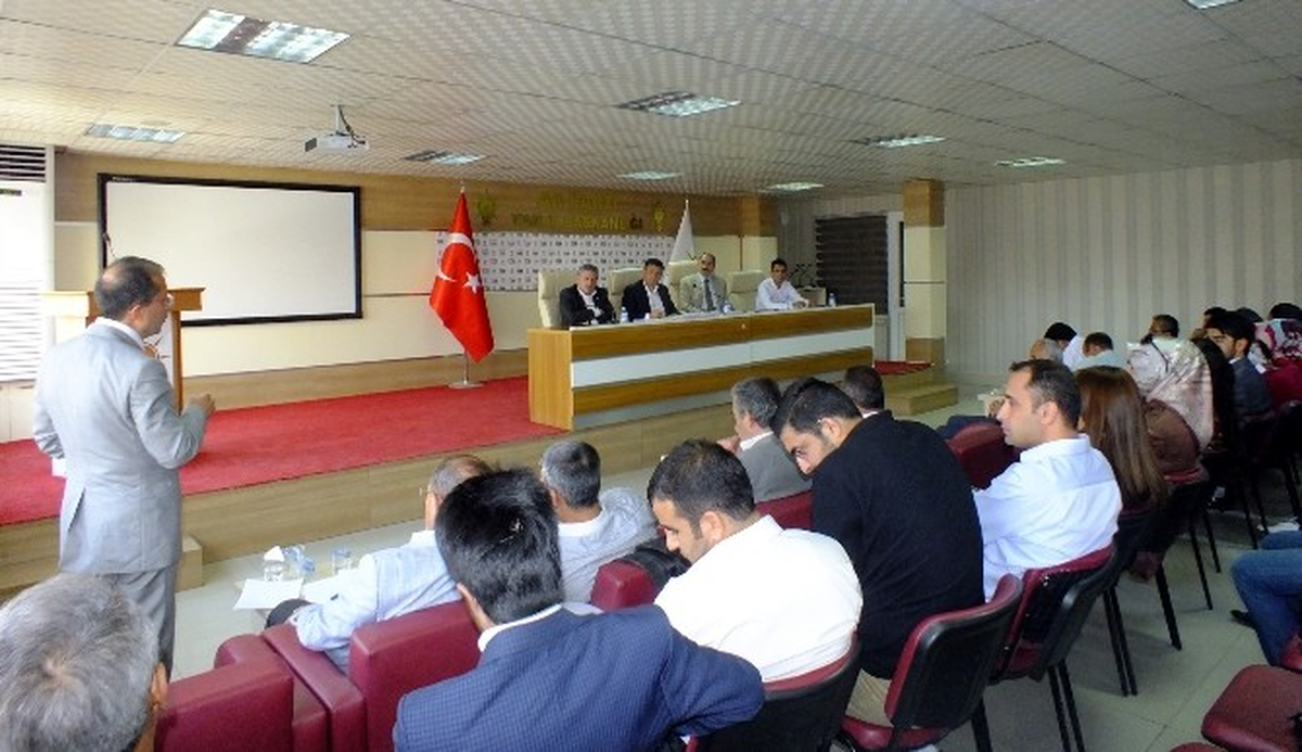 AK Parti Seçim İşleri Başkan Yardımcısı Hamza Dağ Van\'da