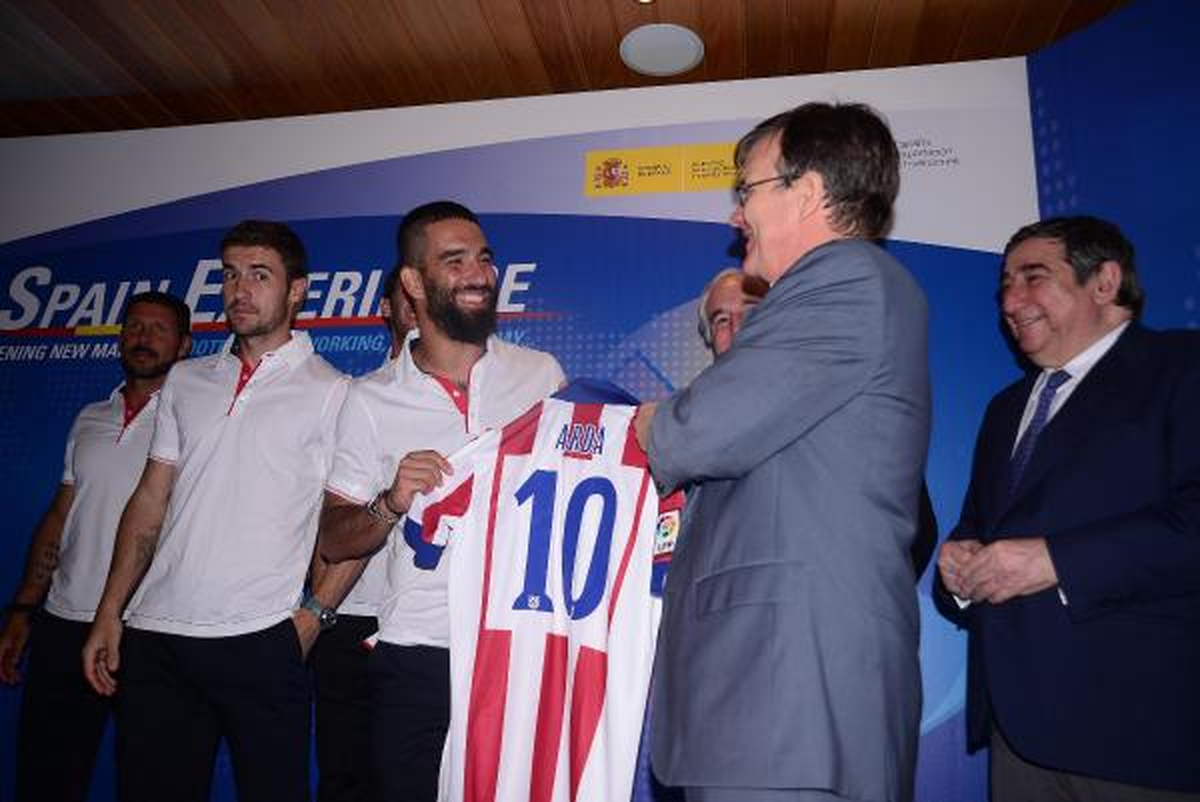 Atletico Madridli Futbolcular Alaçatı\'da