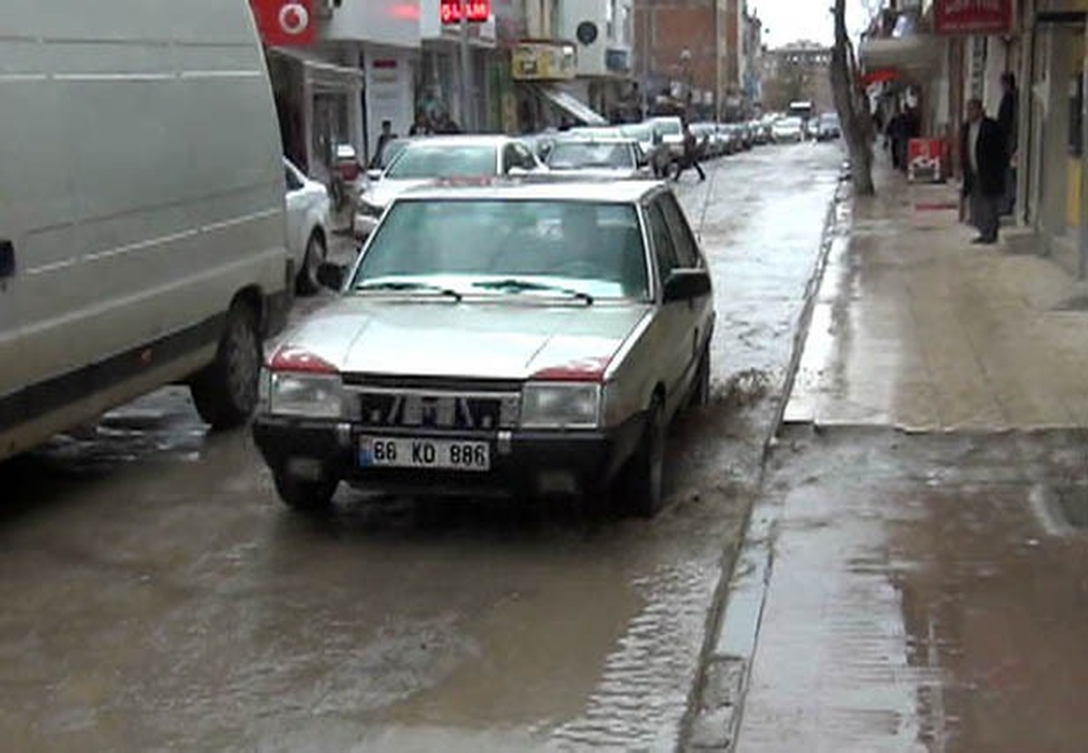 Yozgat\'ta Dolu ve Sağanak