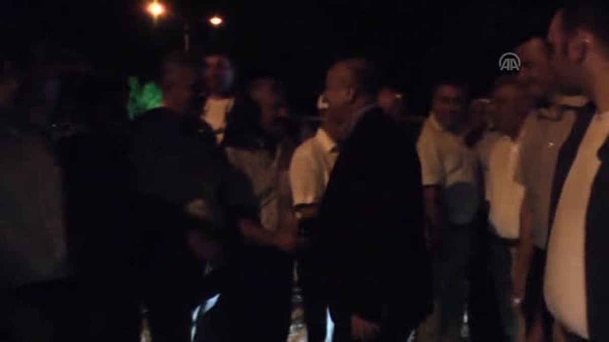 Bakan Çavuşoğlu\'ndan Esnaf Ziyareti