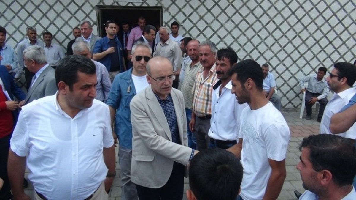 Bakan Şimşek Batman\'da Katliam Kurbanlarının Taziyesine Katıldı