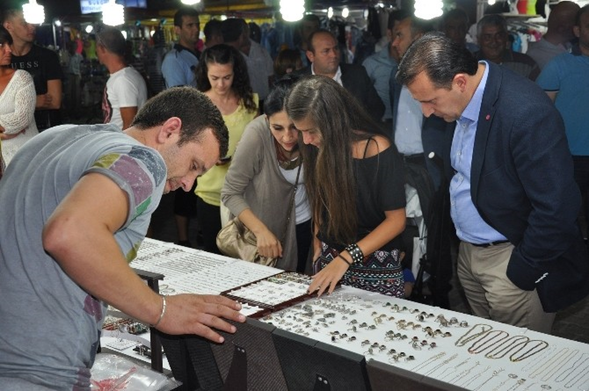 Başkan Soylu, İzmirliler\'i Gümüldür\'deki Gece Pazarına Davet Etti
