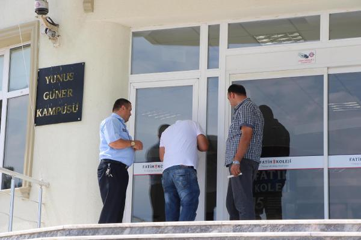 Belediyeden 4 Okulun Bulunduğu Binaya Mühür