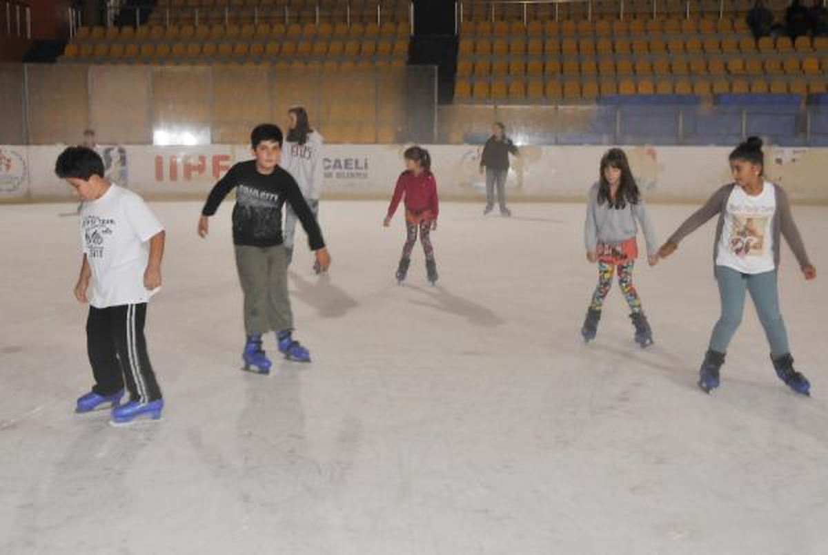 Kocaeli\'nde Bunaltıcı Sıcakta Serinleten Spor