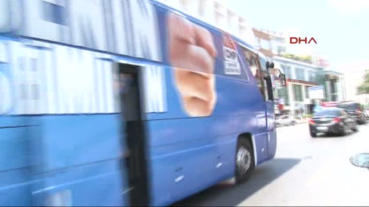 CHP\'liler, Rabia İşaretine Sloganla Karşılık Verdi