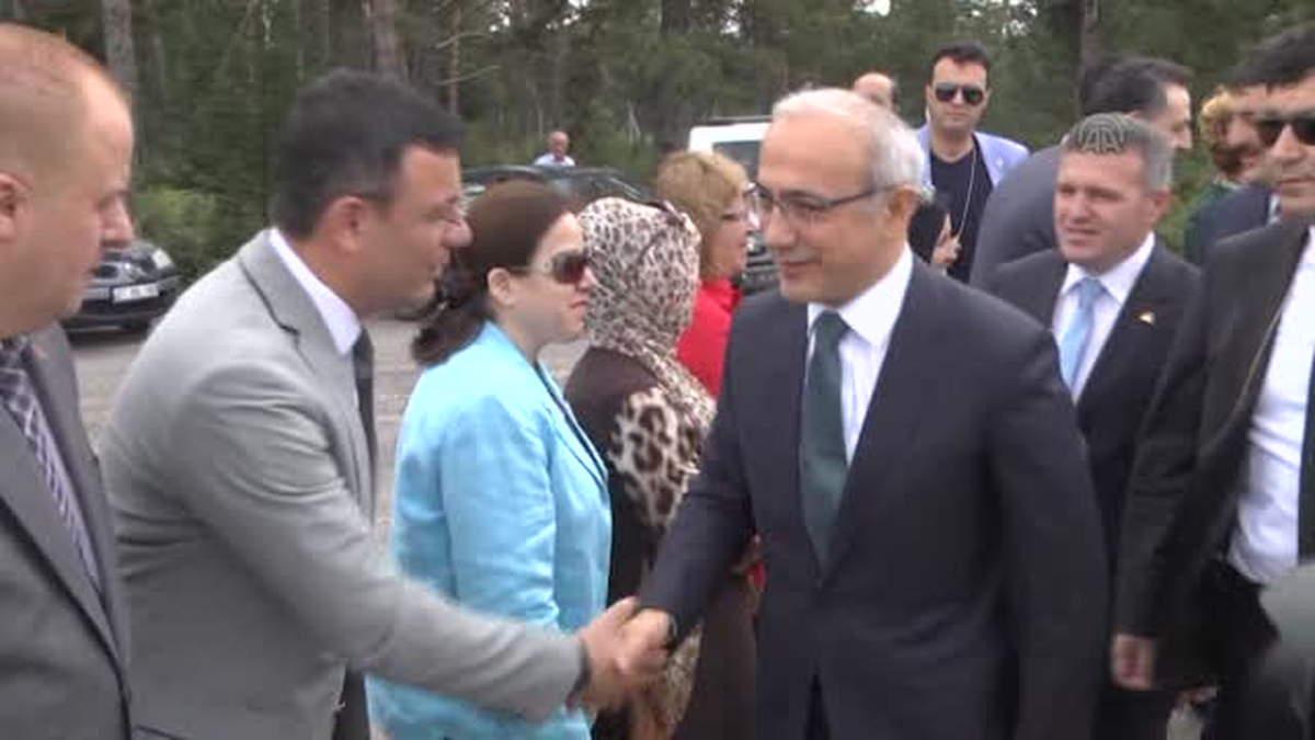 Elvan: \'\'Herkes, hukuka saygılı olmalı ve yasalara uygun hareket etmeli\'\' -