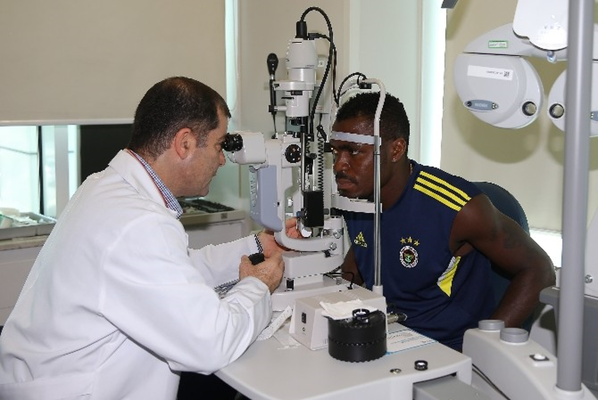 Emenike Sağlık Kontrolünden Geçti