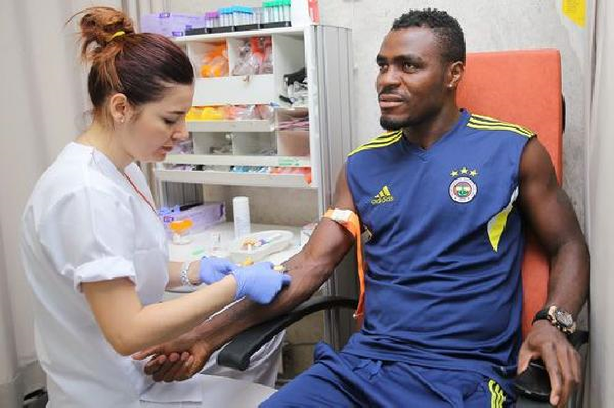 Emenike Sağlık Kontrolünden Geçti