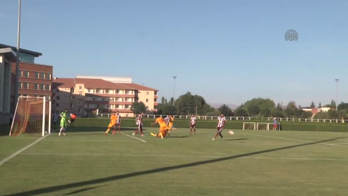 Kayserispor, İnegölspor\'u 2-0 Yendi