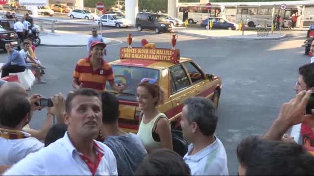 Galatasaray, İzmir\'e geldi