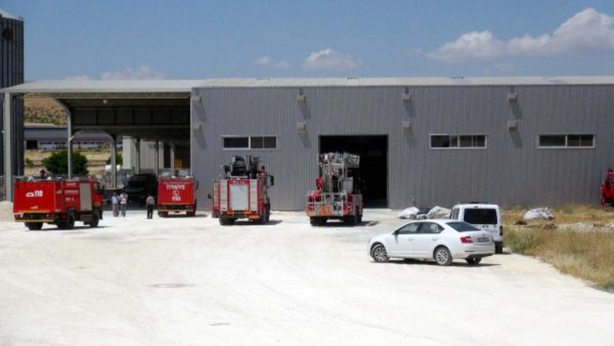 Gaziantep\'te Fabrika Yangınını İtfaiye Söndürdü