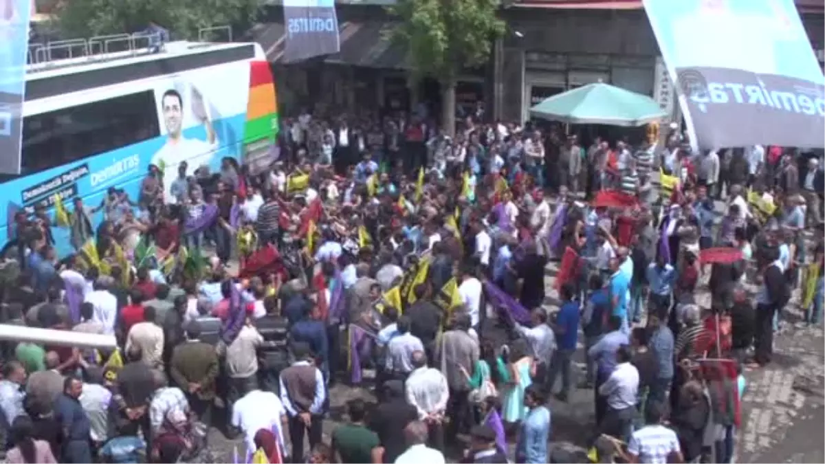 'Demirtaş'a Verilecek Her Oy Geleceğimizi Oylamaktır'