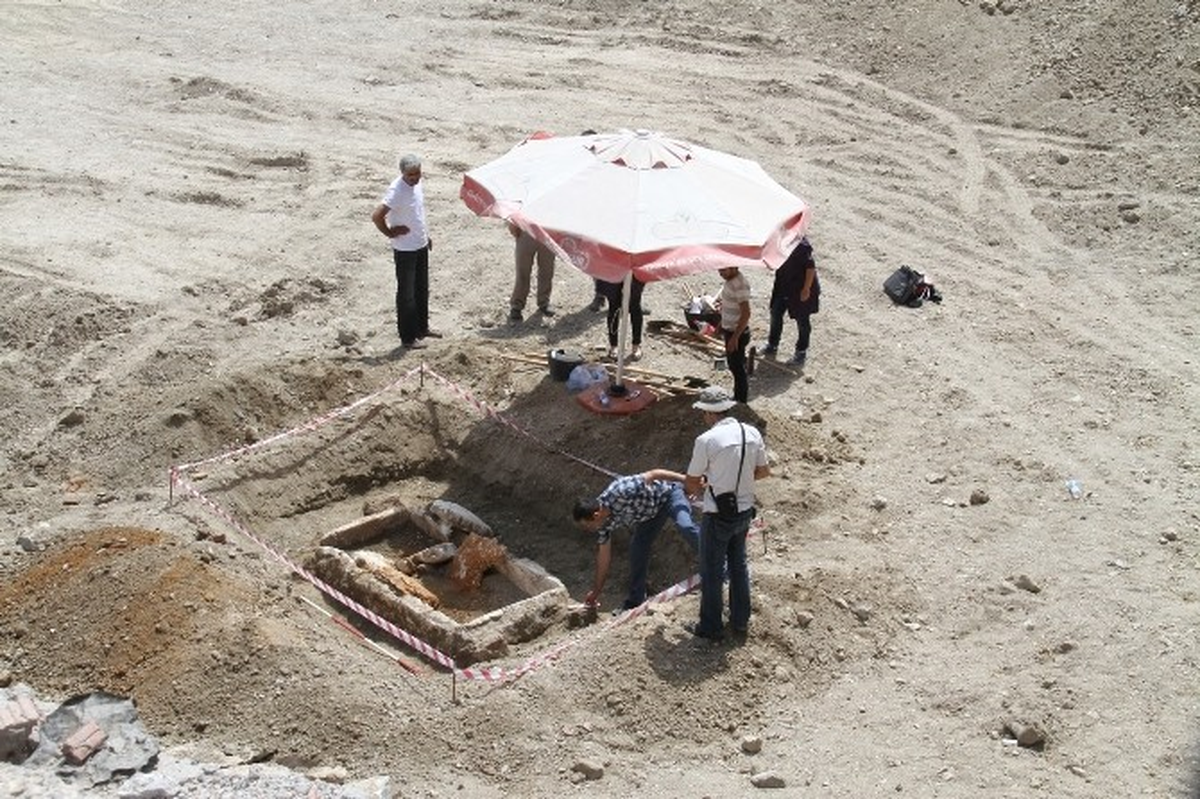 İnşaat Temelinden Roma Dönemine Ait Mezar Çıktı
