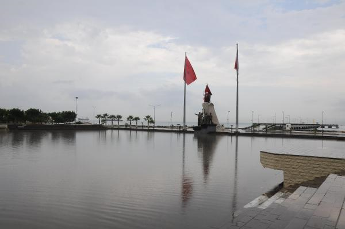 İskenderun 1 Saatte Göle Döndü