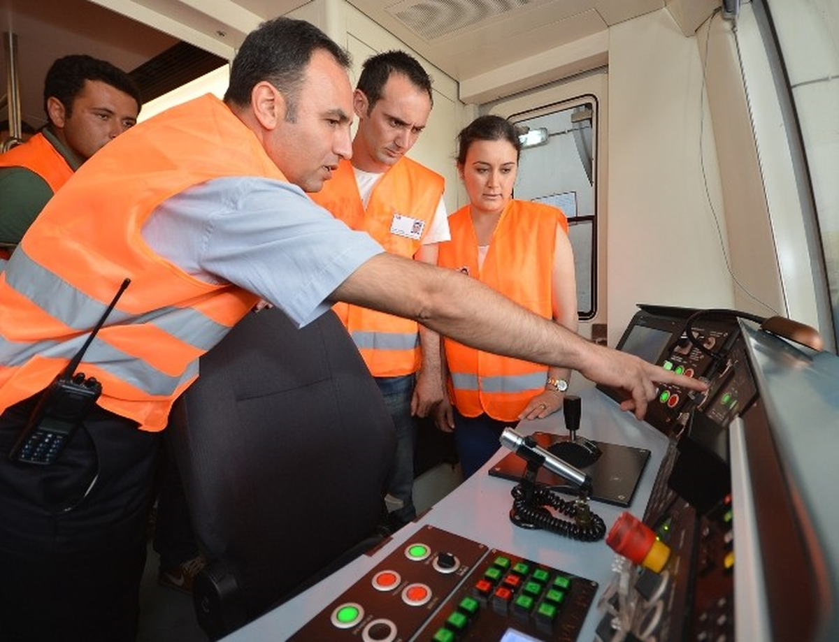 İzmir\'de Tren Sürücülüğü Eğitimi Başladı