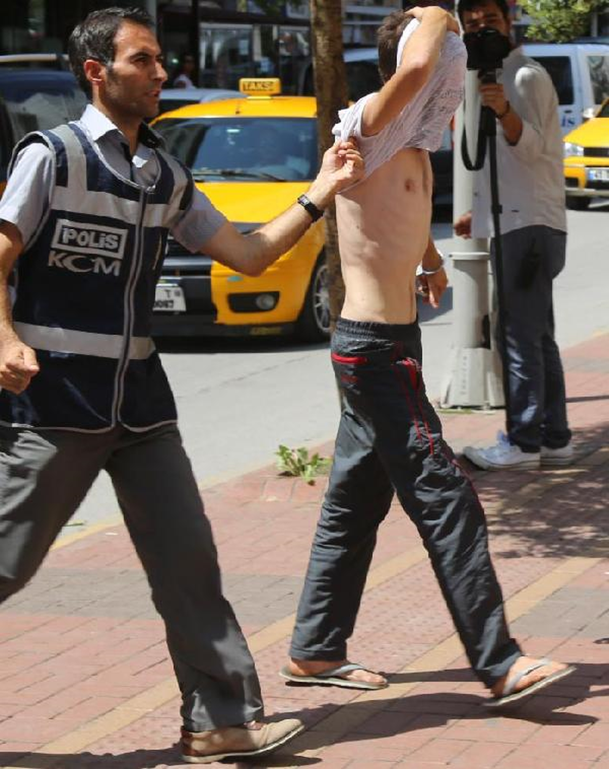 İzmit\'te 3 Bonzai Satıcısı Gözaltına Alındı