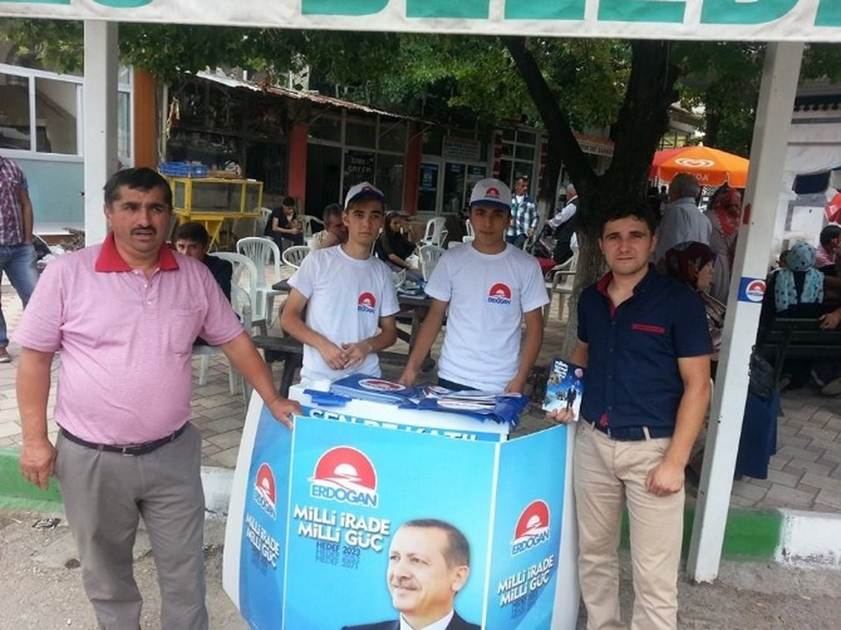 Bursa Keleslilerden Erdoğan Standına Büyük İlgi
