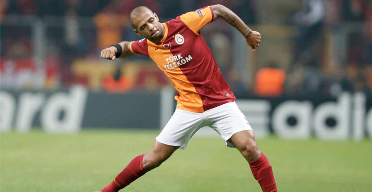 Melo, Ameliyat Olacak Dedesi İçin Dua İstedi