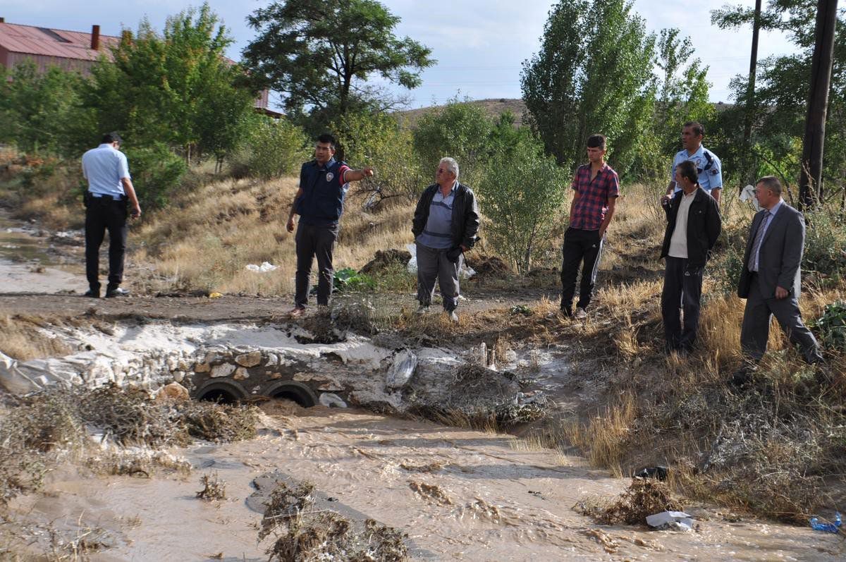 Niğde\'de Sele Kapılan Çocuk Ağır Yaralandı
