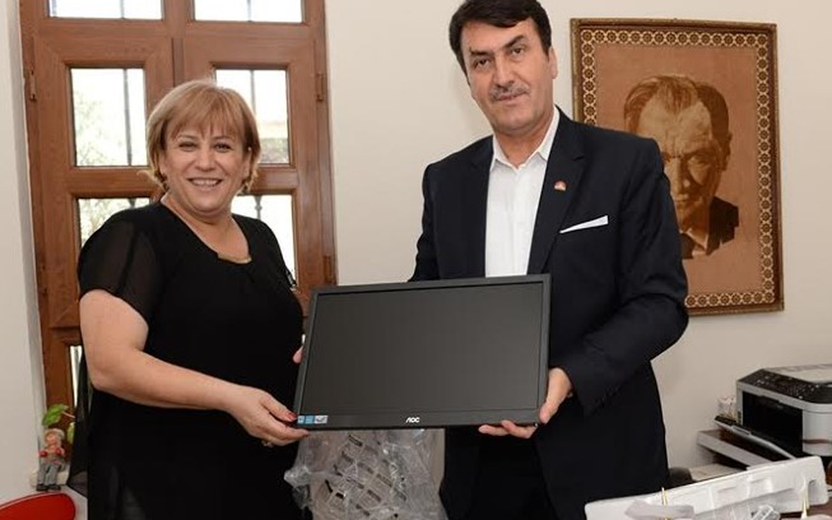 Osmangazi Belediyesinden Muhtarlara Bilgisayar