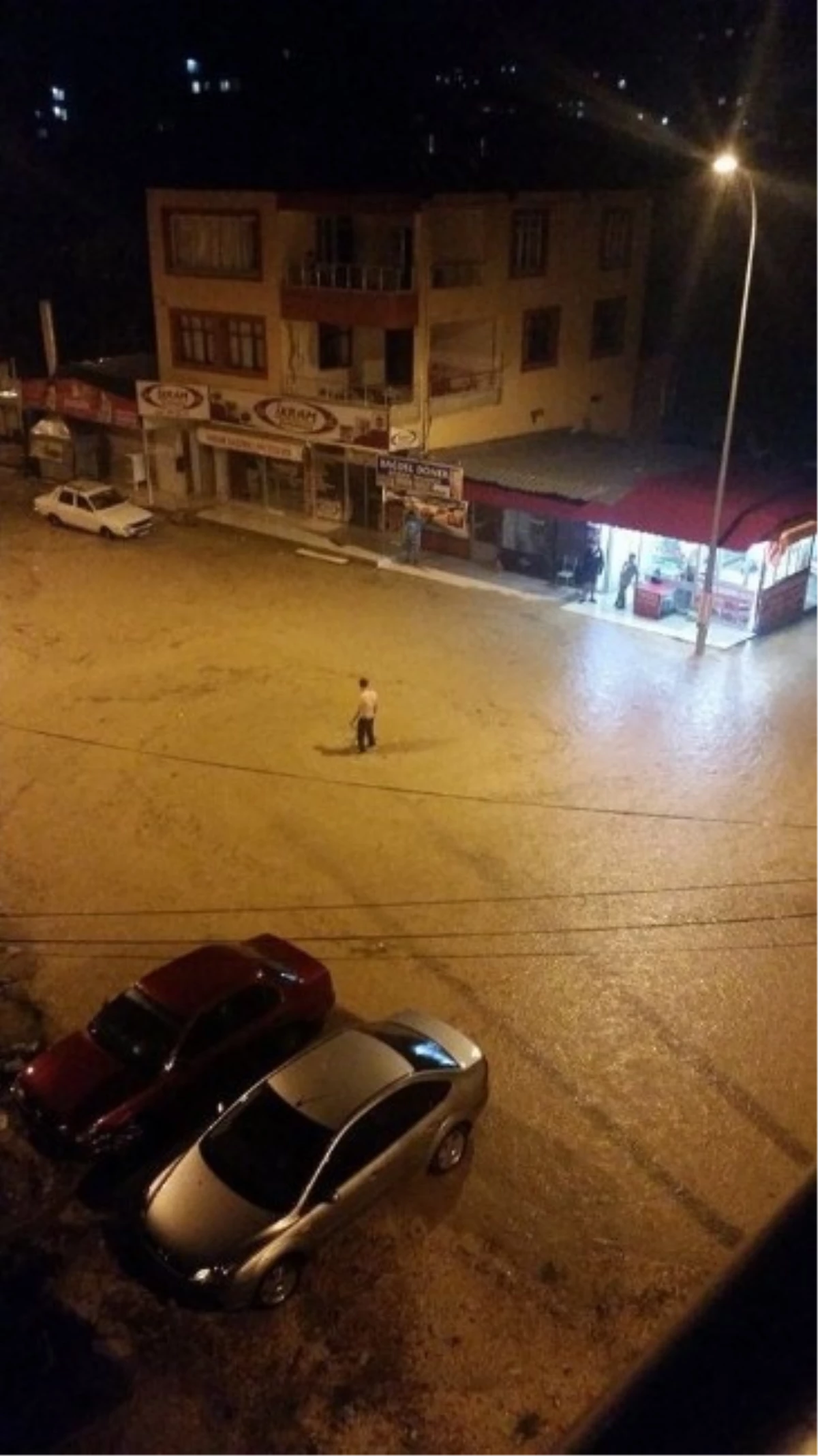 Osmaniye\'de Şiddetli Yağmur Sele Dönüştü