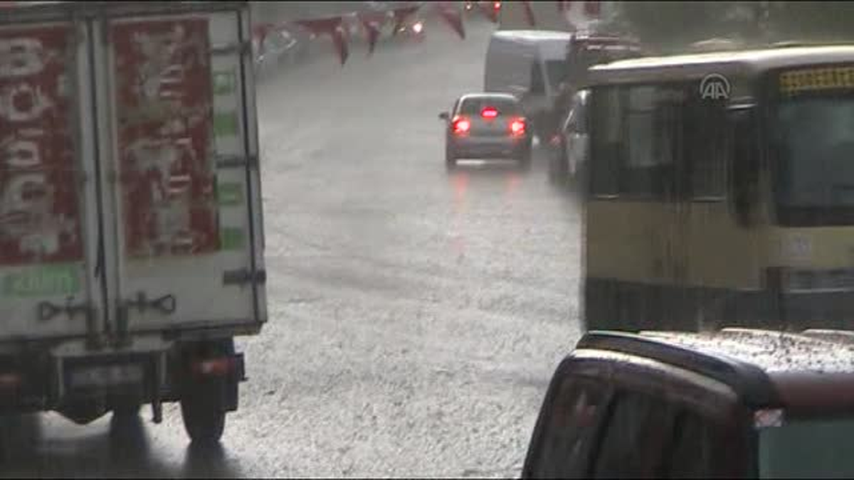 Sağanak yağış -