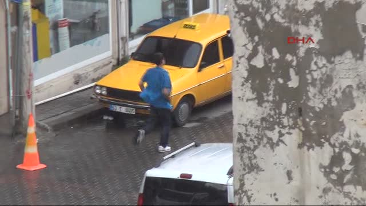 Şanlıurfa\'da Yaz Yağmuru Serinletti