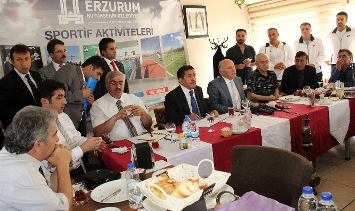 Sekmen: "Erzurum\'da Değişim Sürüyor"
