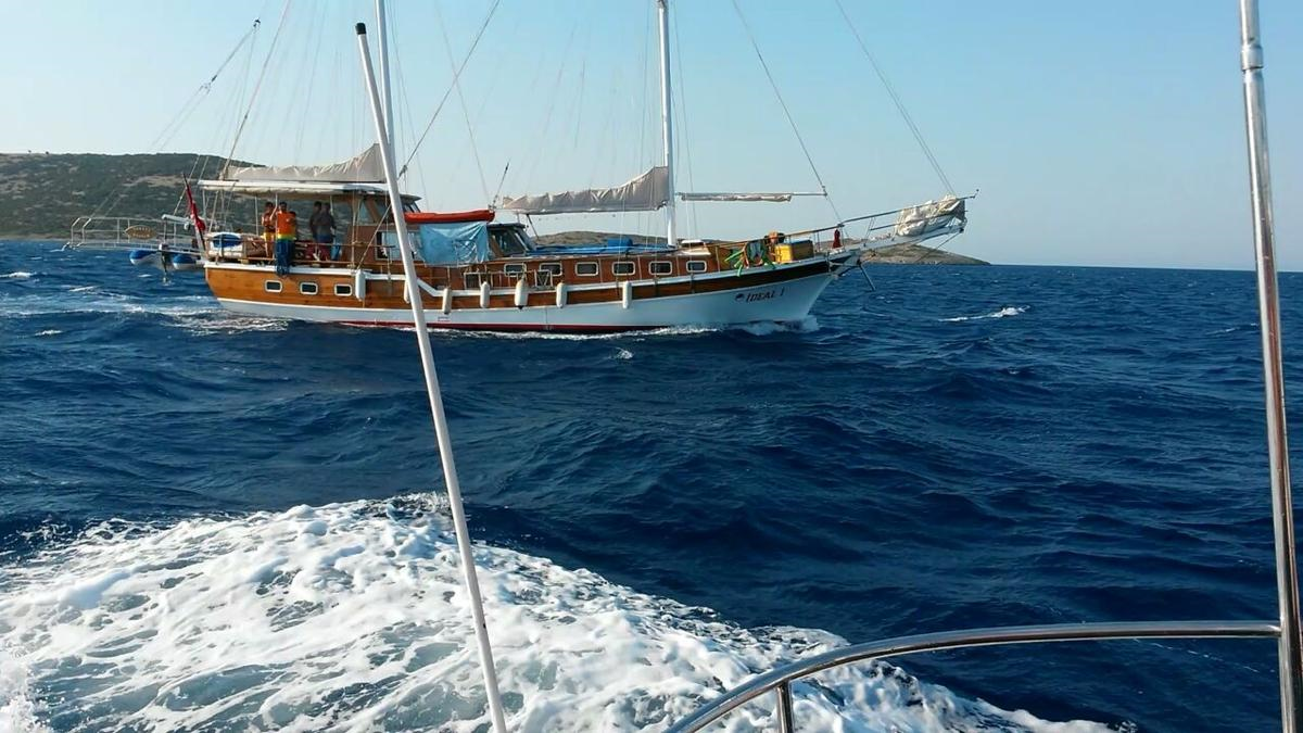 Bodrum\'da Teknede Kalp Krizi Geçiren Turist Kurtarıldı