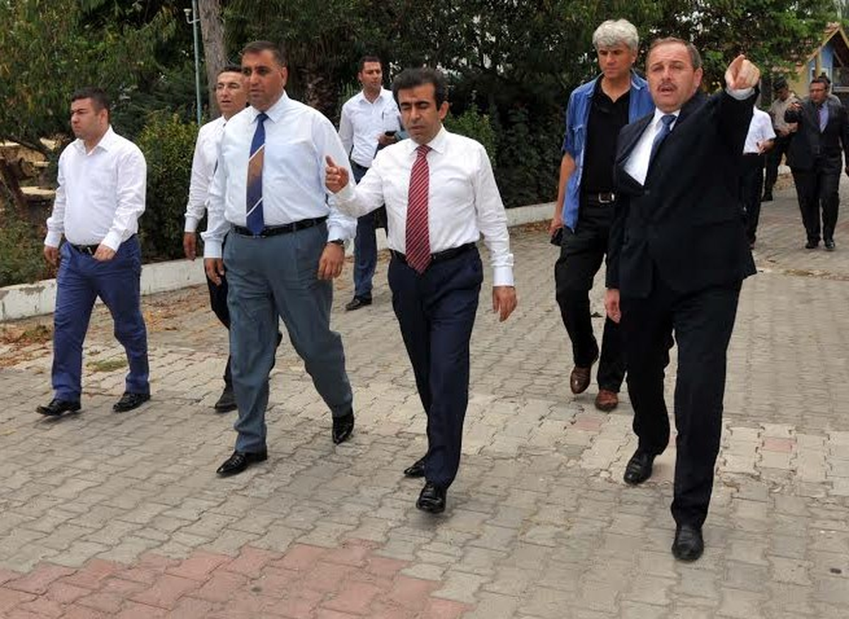 Vali Güzeloğlu Tarsus\'ta Bir Dizi İnceleme Yaptı