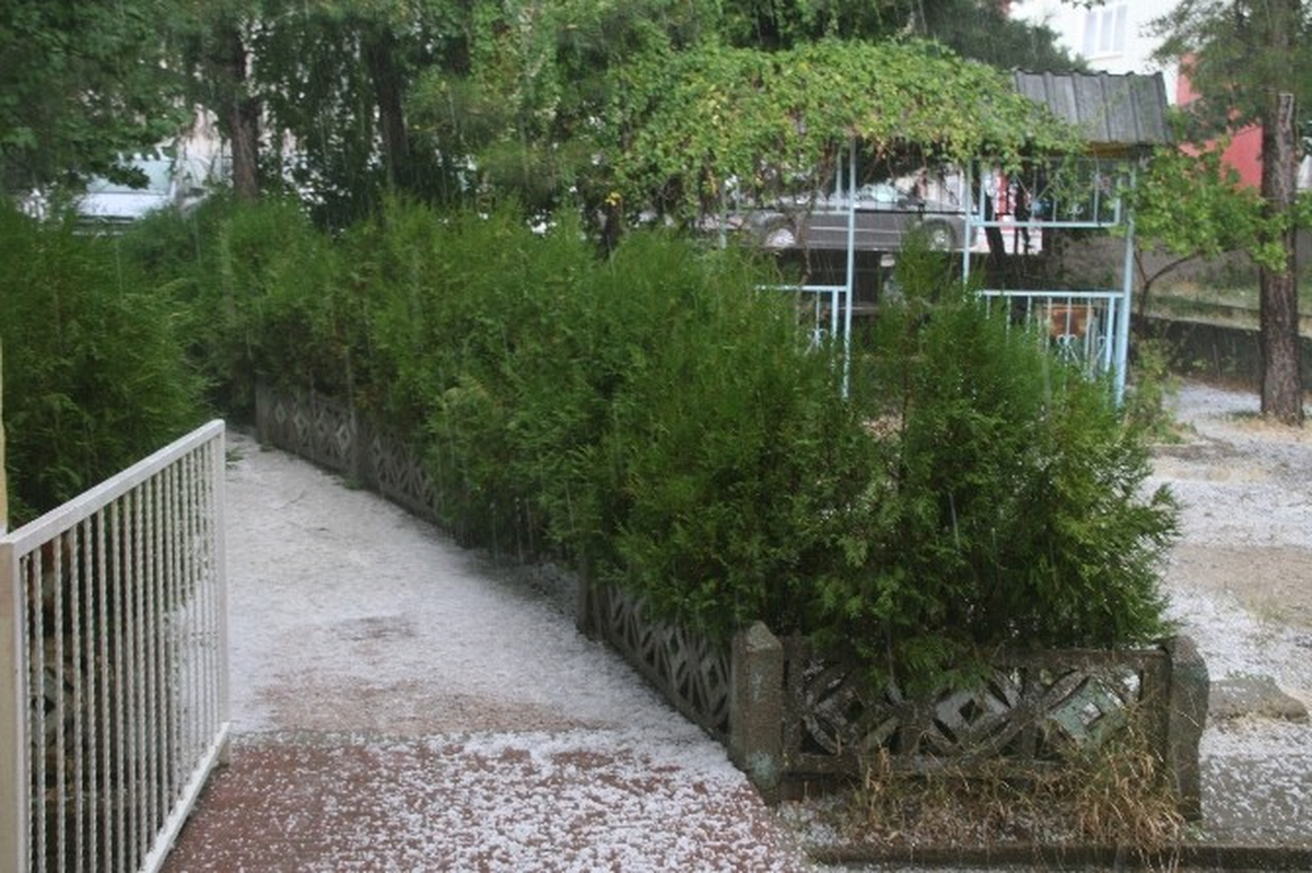 Yozgat\'ta Dolu ve Yağmur Hayatı Olumsuz Etkiledi