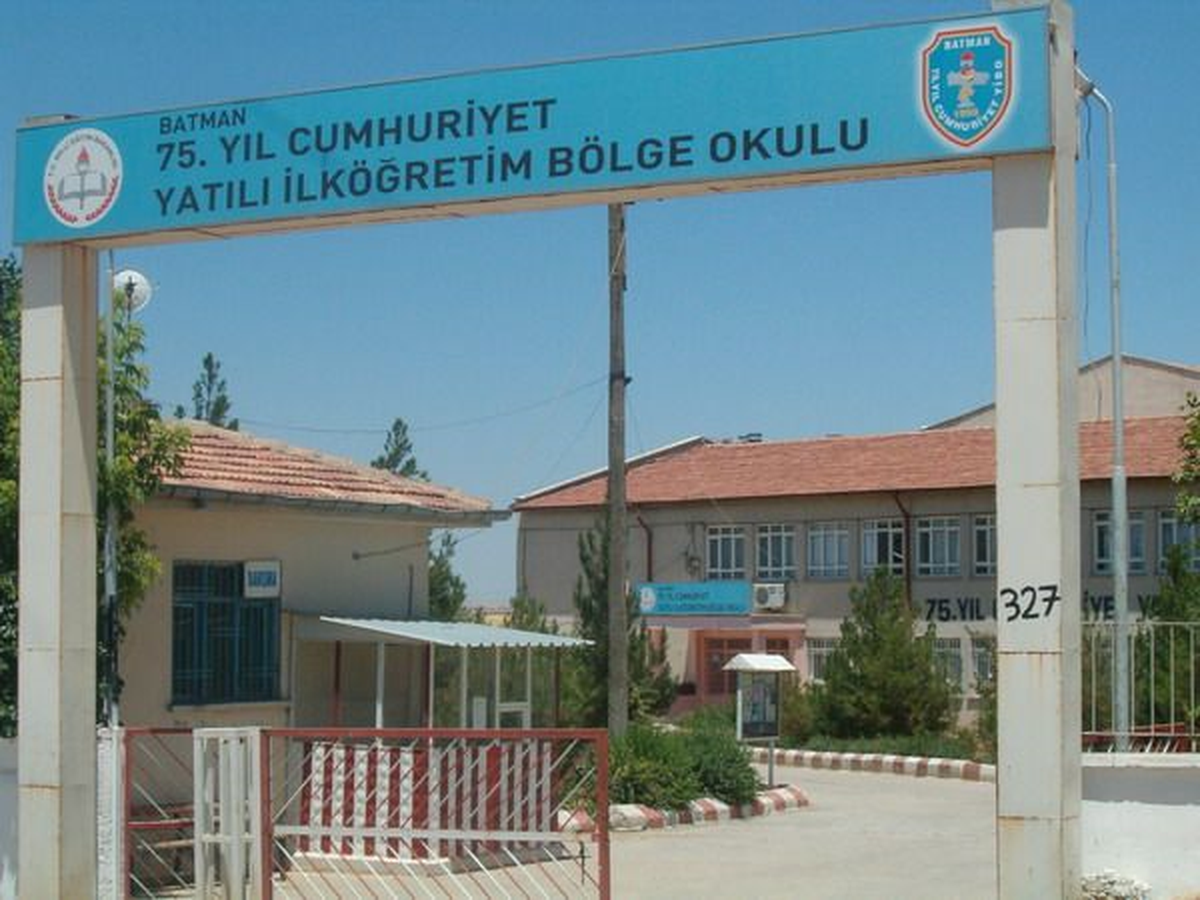 2.304 Kapasiteli Okula 40 Öğrenci Gidecek