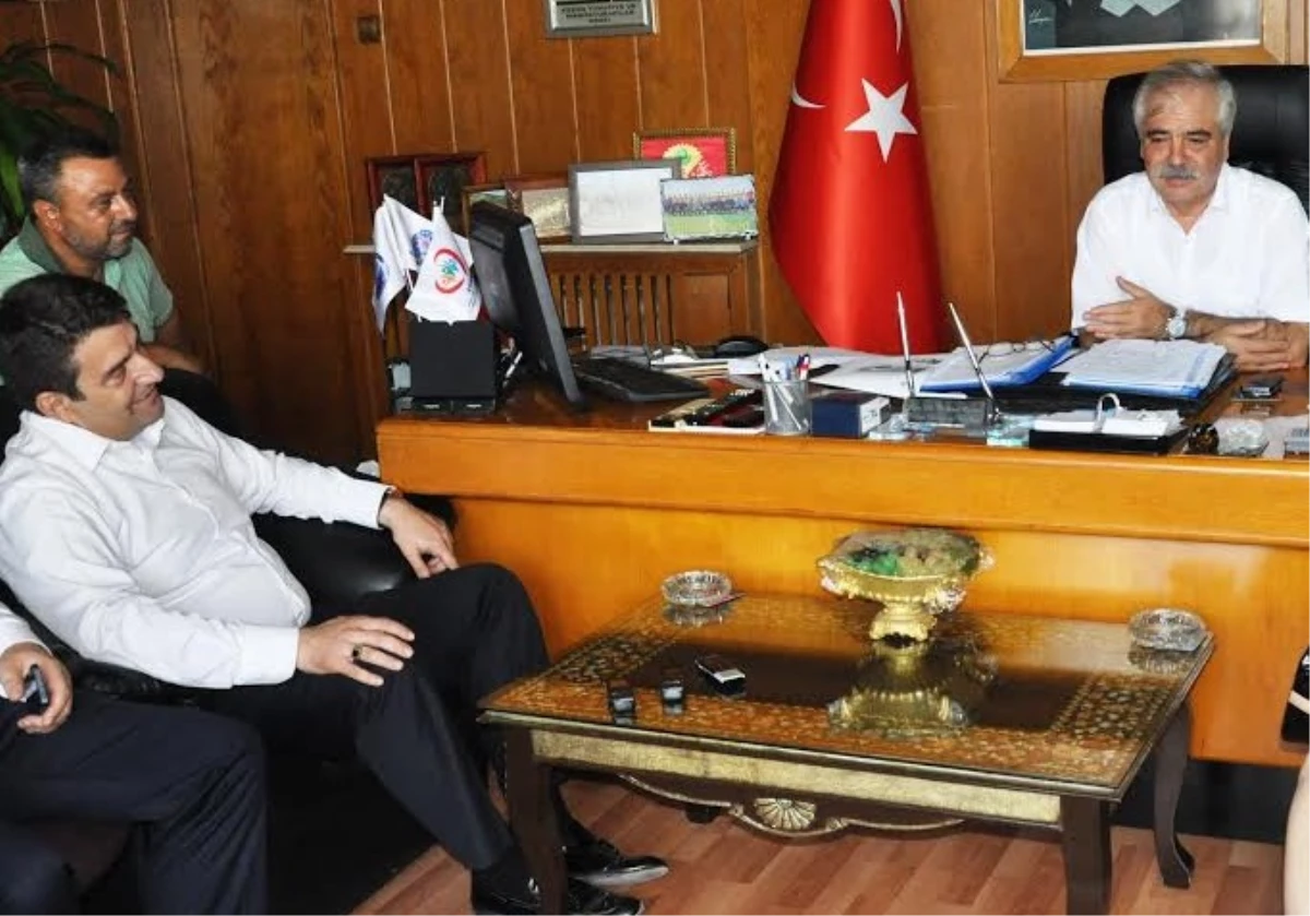 AKP İlçe Yönetimi\'nden Özcan\'a Ziyaret