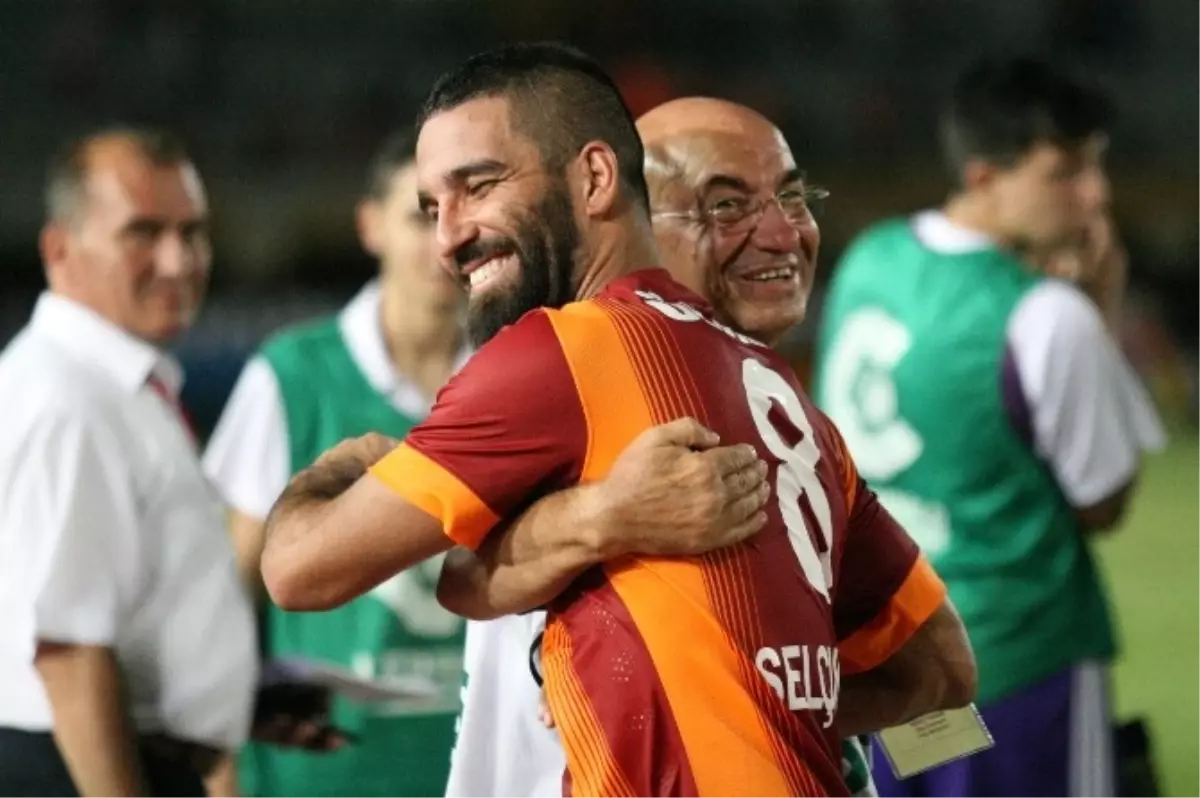 Arda Turan, Galatasaray Forması Giydi