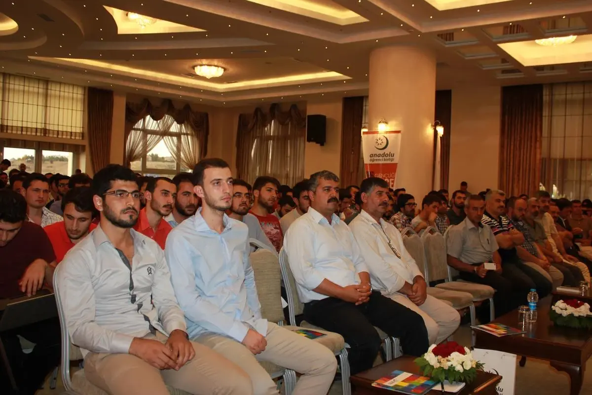 Başbakan Yardımcısı Beşir Atalay, Üniversite Öğrencileriyle Buluştu