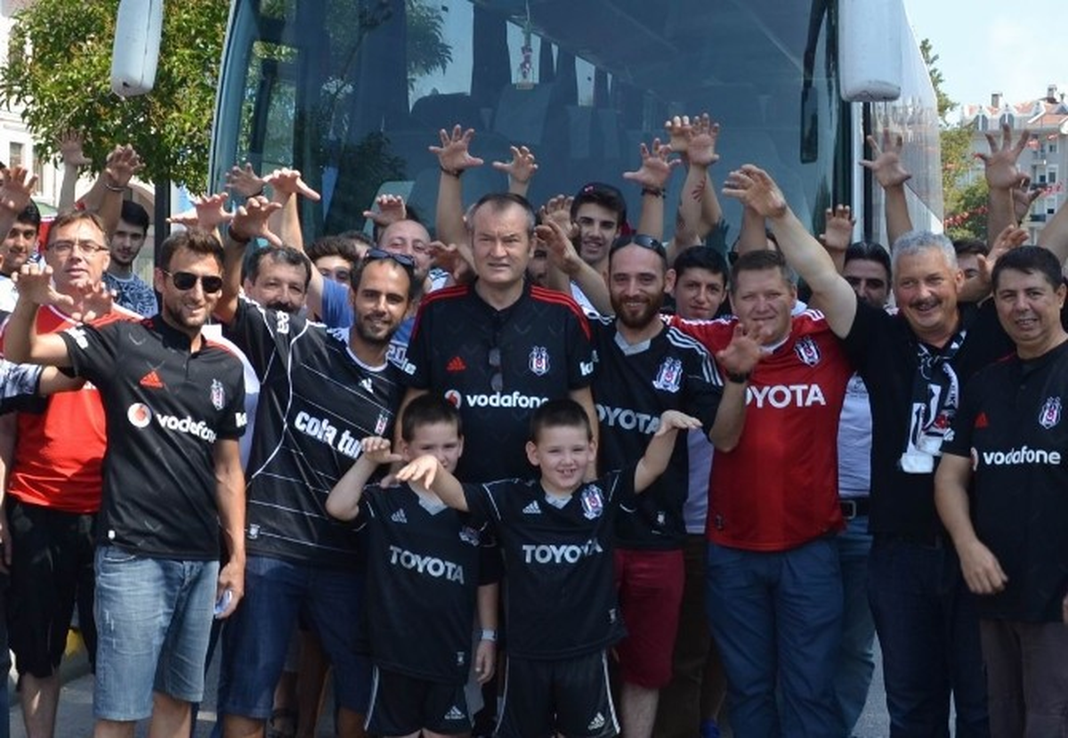 Bandırmalı Beşiktaşlılar İstanbul\'a Hareket Etti