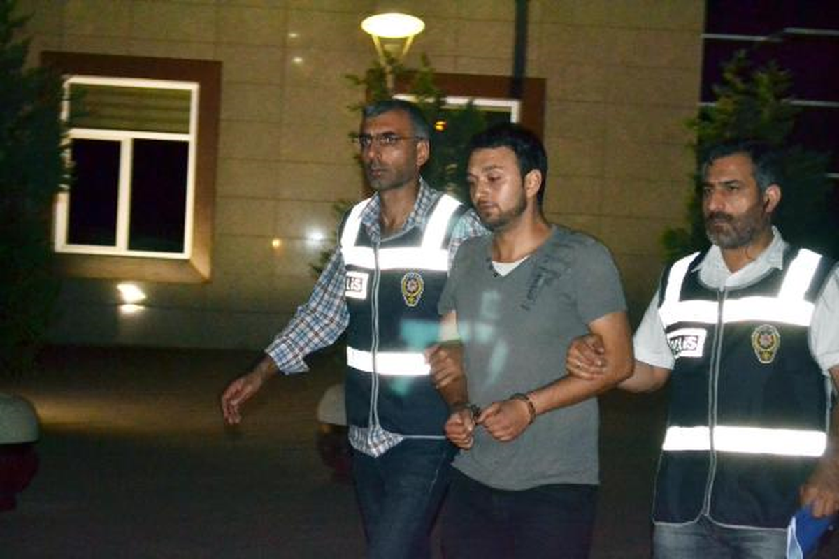 Birlikte Alkol Aldığı Arkadaşı Boğazını Kesip Otomobilde Yakmak İstedi