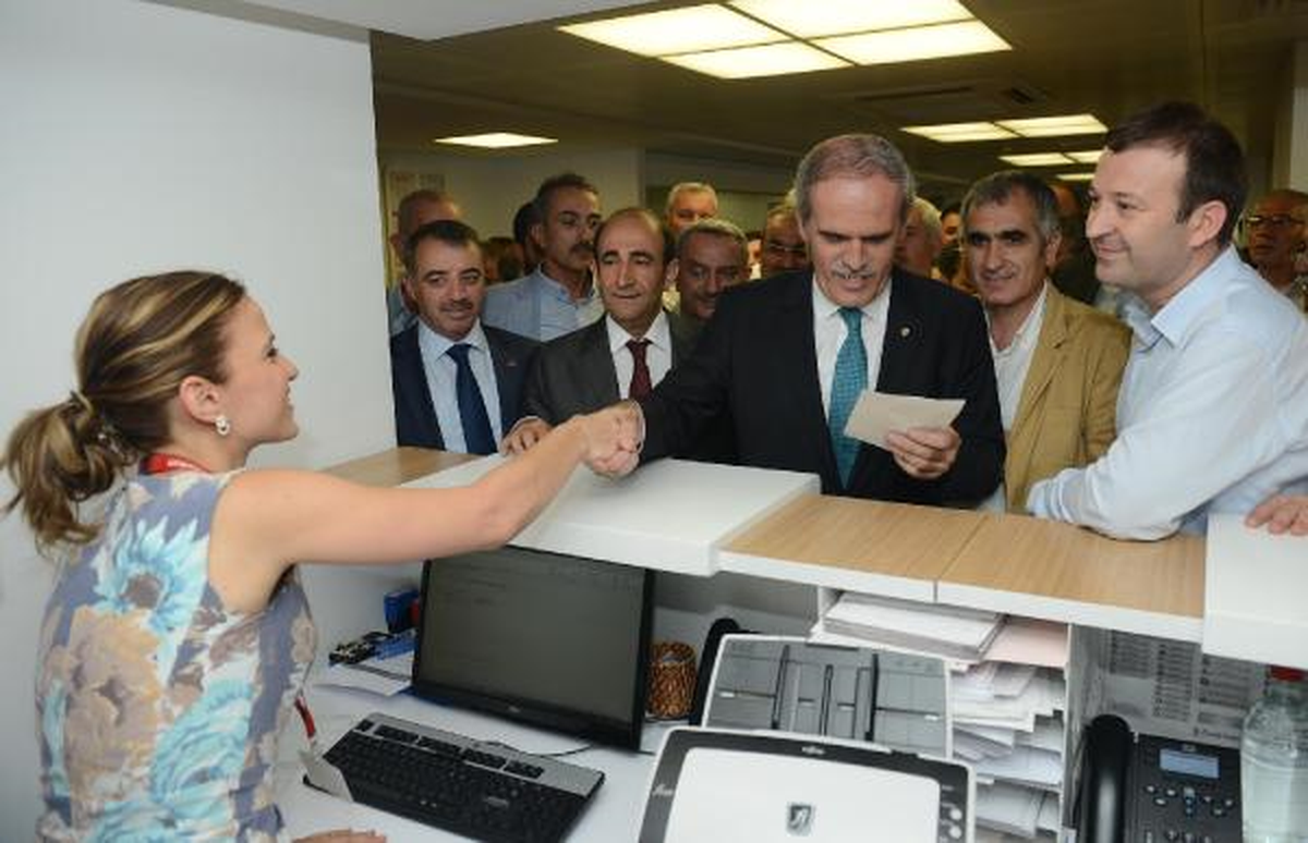 Bursa Büyükşehir Belediye Başkanı Altepe\'den Başbakan Erdoğan\'a 9 Bin Liralık Destek